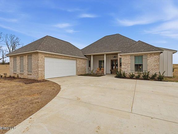 3rd image of 35 Village Cir