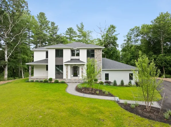 11 Olde Stable Ln, North Easton, MA 02356