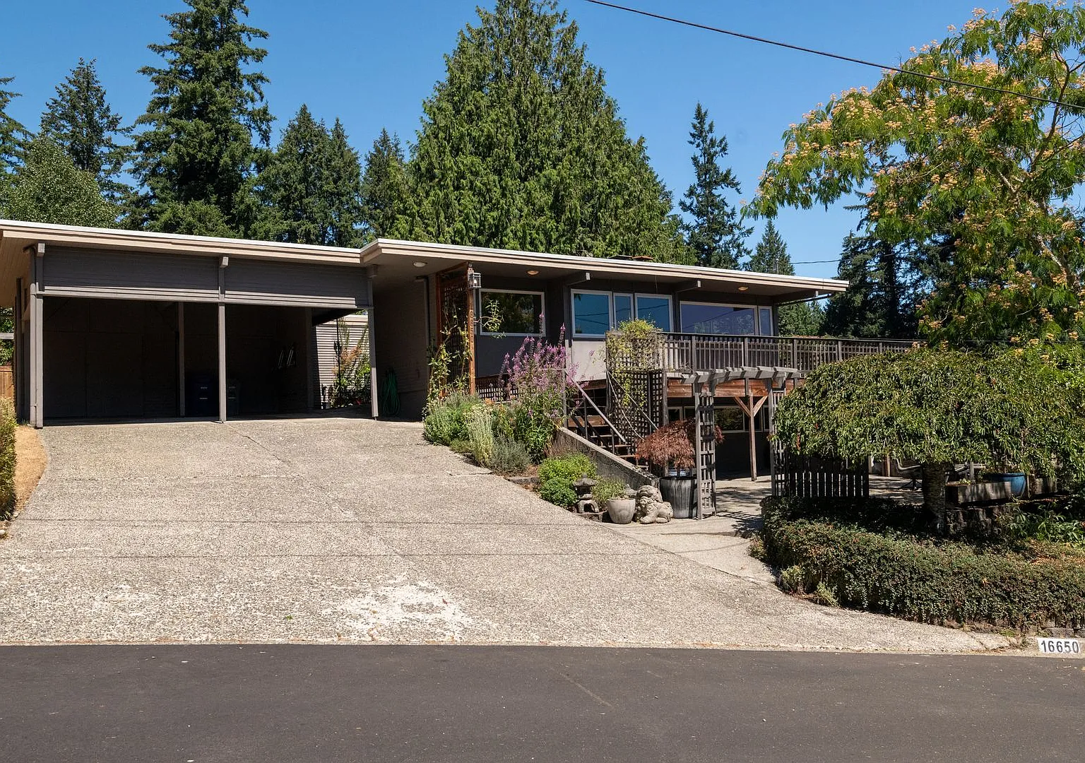 5 Bed Bellevue Home | Lake Views! | 3 Bath | 3,380 Sq Ft — Photo 2
