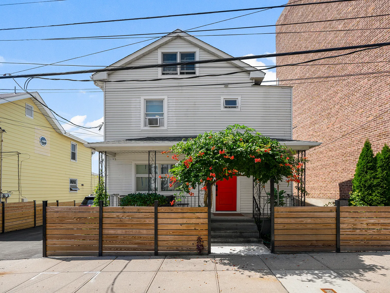 2 bed, 750 sqft, $3,600 — Photo 1