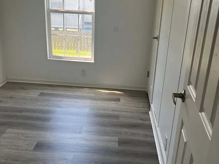 1626 Bradley Ln — Photo 17