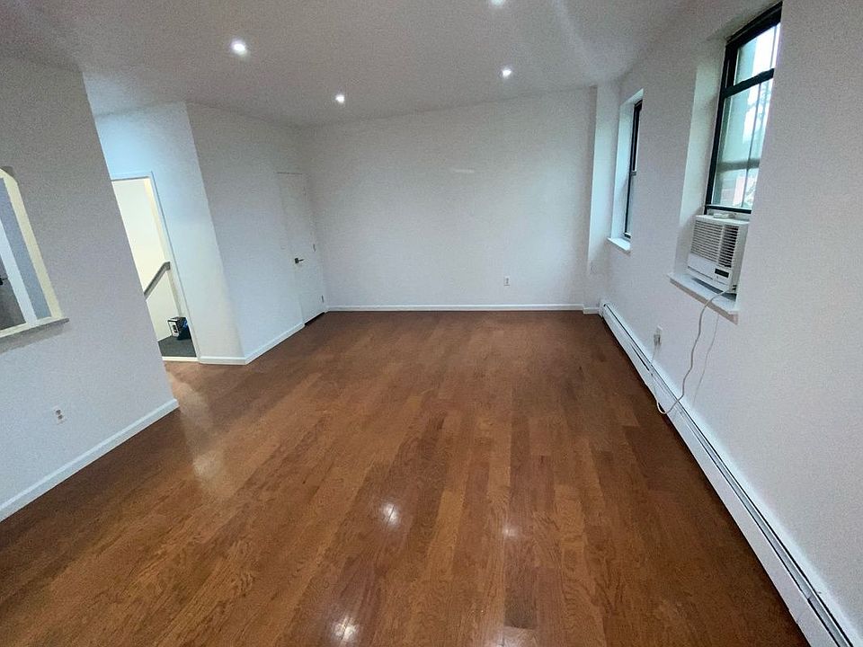 1st image of 375 Cumberland St #3