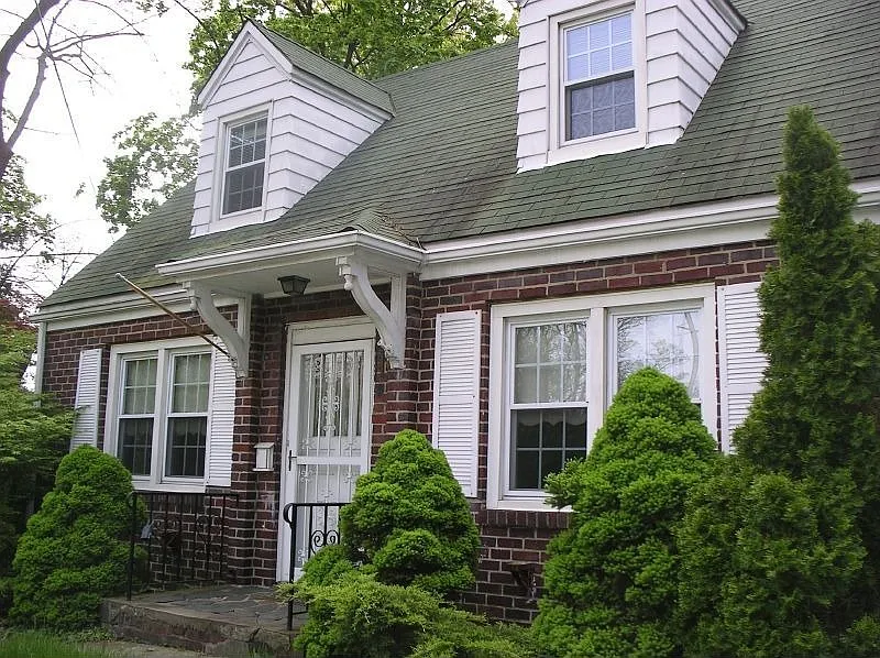 85 Freeman St photo 1