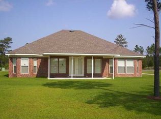 516 Club House Dr W, Freeport, FL 32439