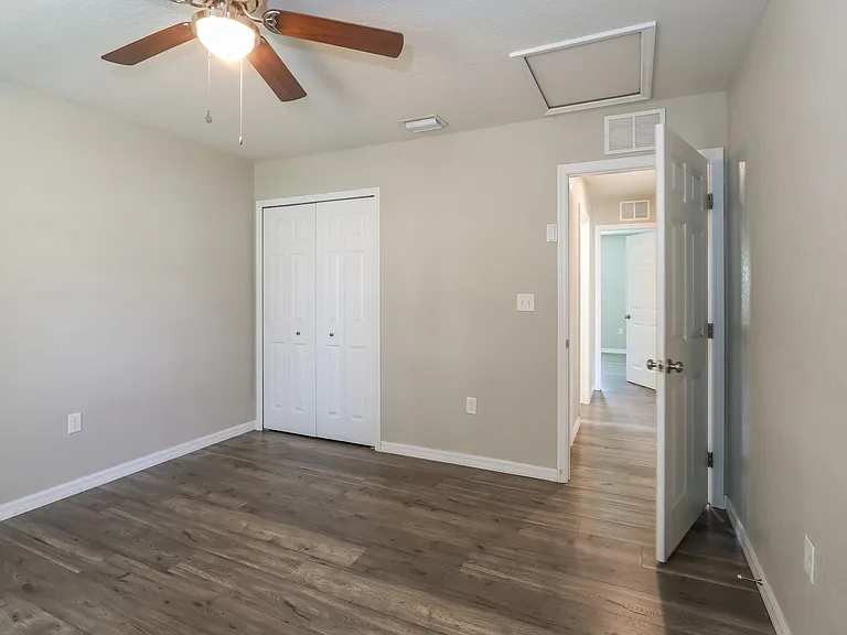 13716 Coronado Dr — Photo 9