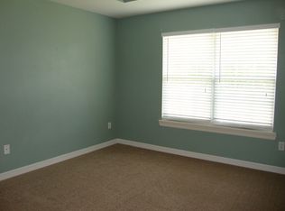 890 S Regency Dr, Fayetteville, AR 72701