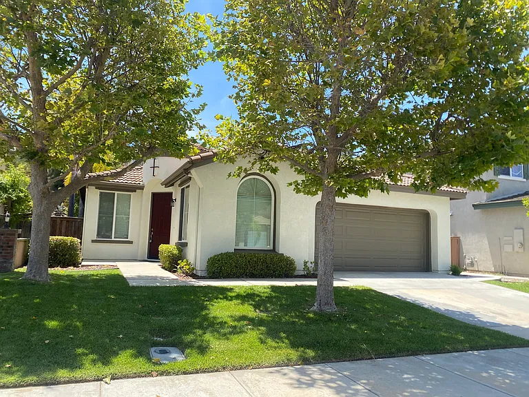 31937 Calle Galarza — Photo 1
