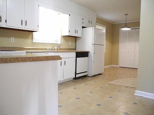 5th image of 2731 Elkhart Cir SW