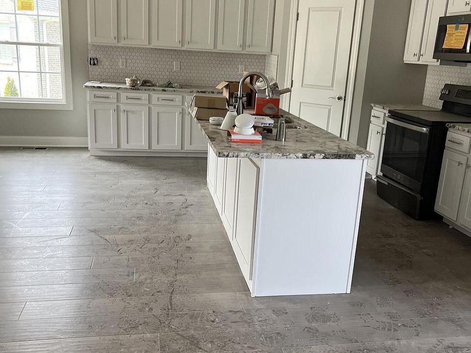 2nd image of 230 Edgefield Ln