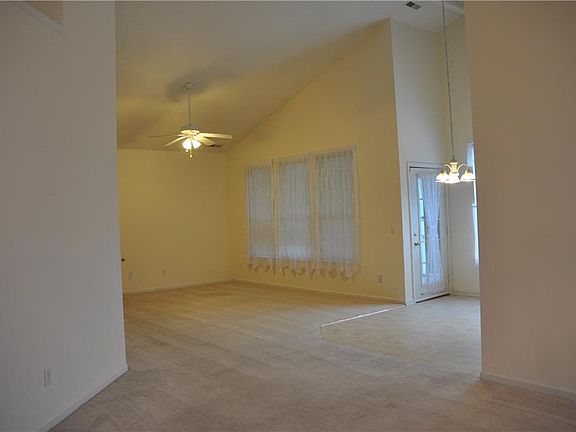 5th image of 1174 Lincoln Park Dr