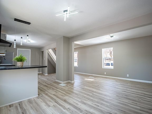 4th image of 312 Grove Ave