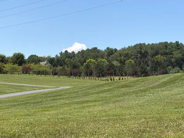 3771 Old Greenville Rd, Staunton, VA 24401