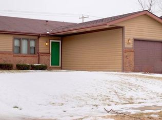 2071 E Mill Stone Rd, Decatur, IL 62526