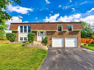 1509 William Clifford Ln, Elk Grove Village, IL 60007
