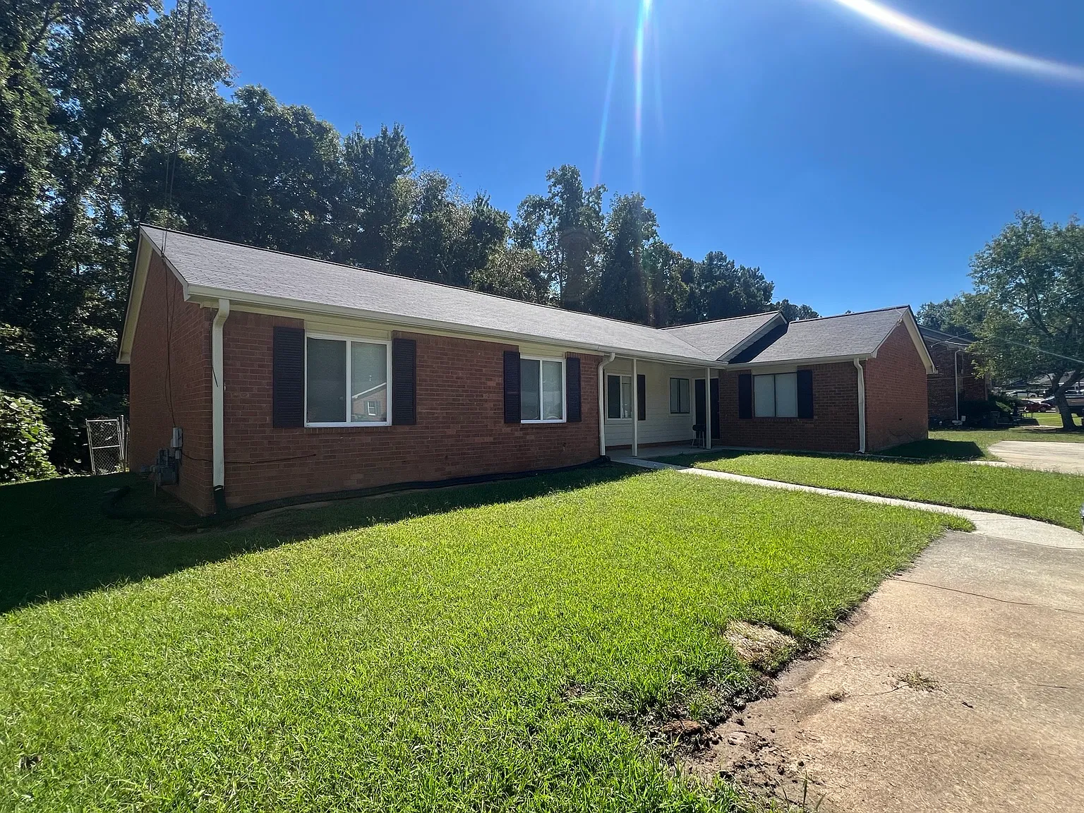 Lville: 3BR/2B Ranch Duplex — Photo 2