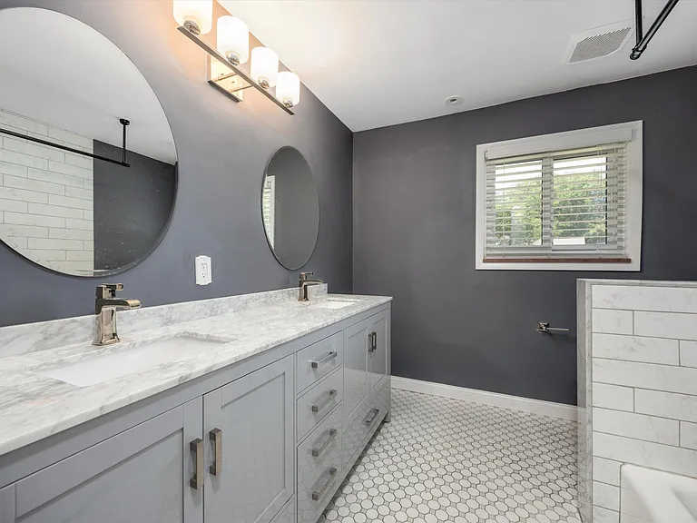 4790 Belzair Dr — Photo 17