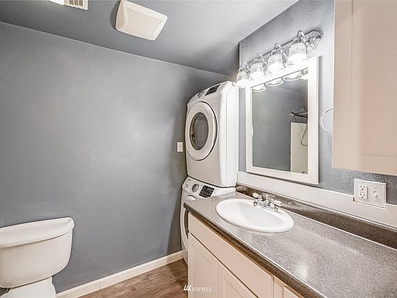 4th image of 2609 W Marine View Dr APT 3