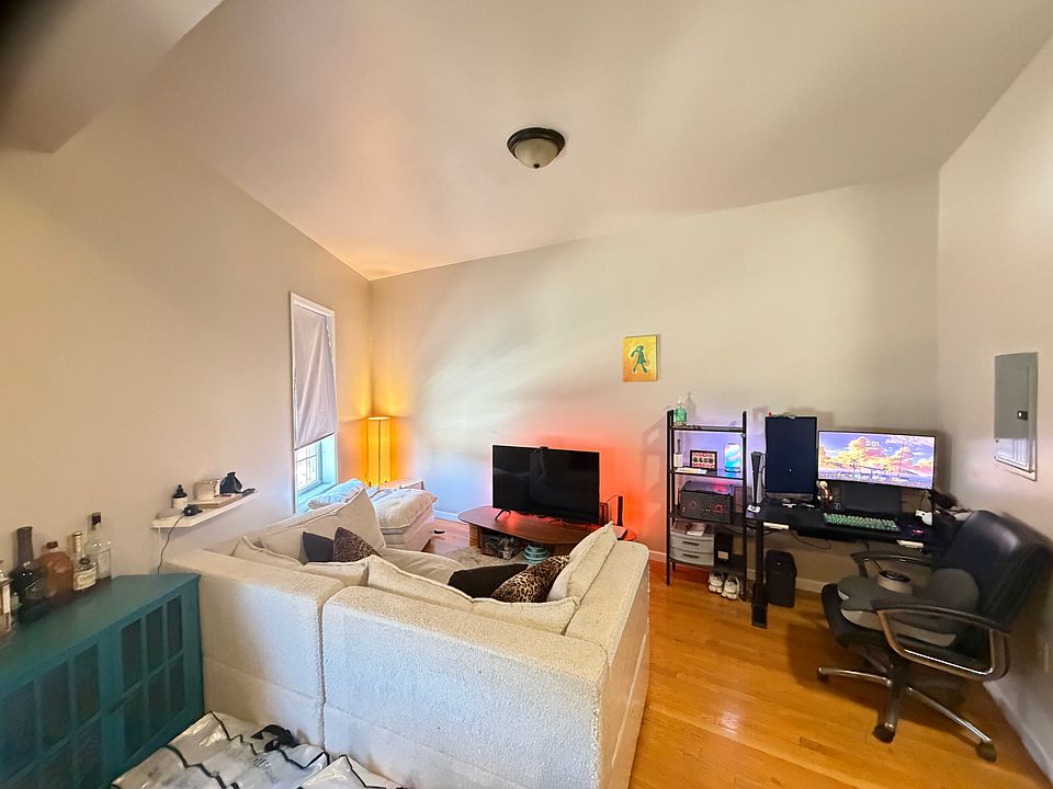 1st image of 351 Summit Ave #3L