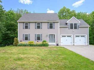 21 Walnut Hill Rd, Sandown, NH 03873