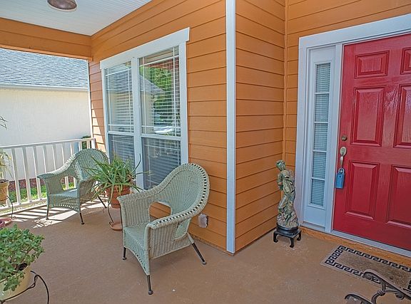 4th image of 113 N Churchill Dr
