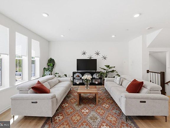 5th image of 10316 Serenade Ct