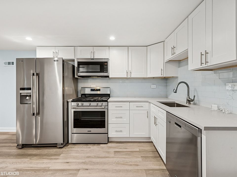 1st image of 2547 W Homer St #1G