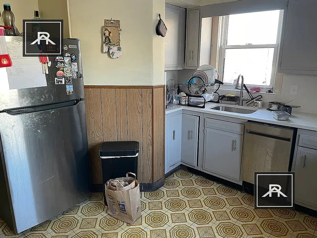 5 bed, 2.0 bath, $5,000 — Photo 1