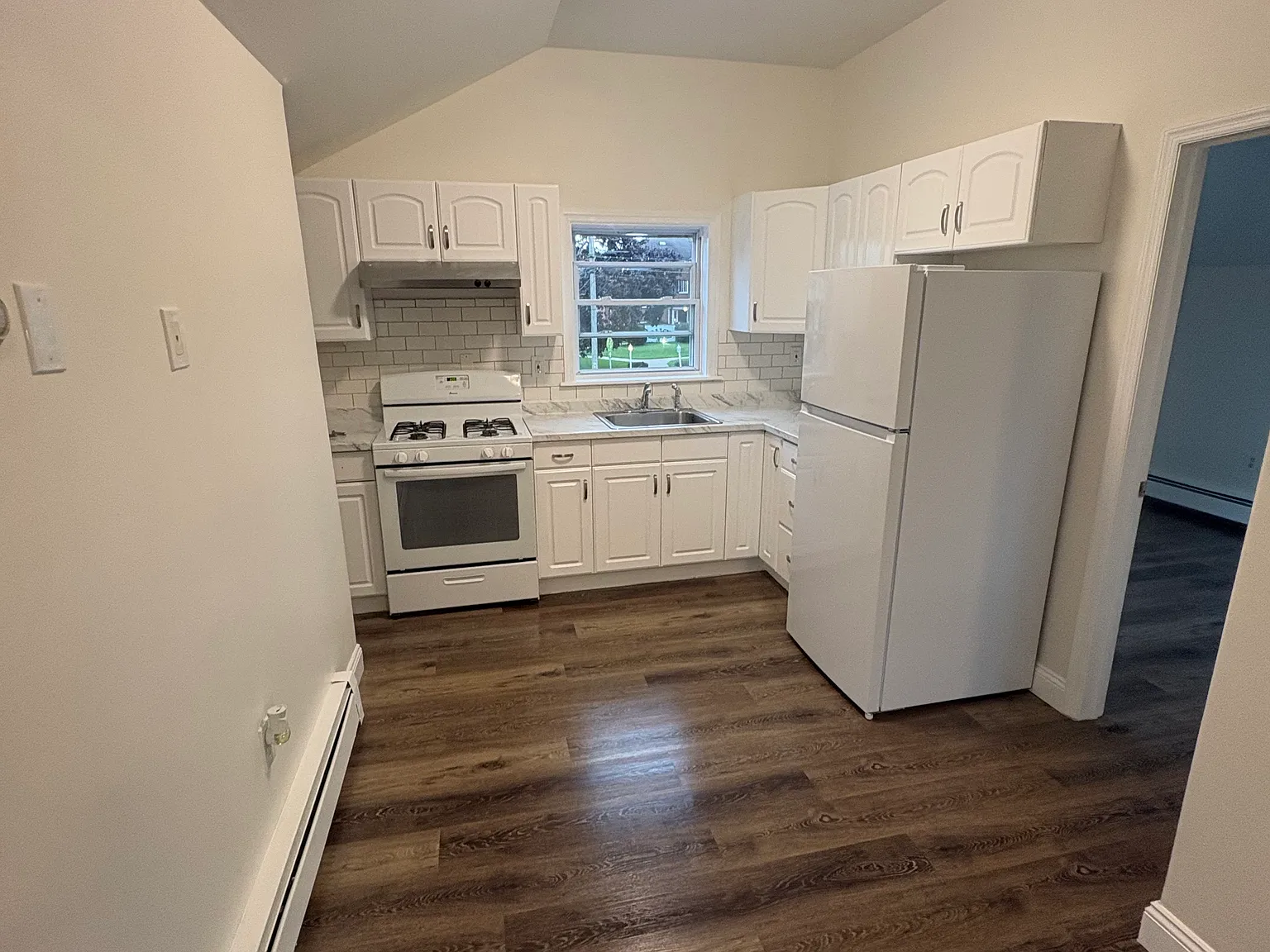 2 bed, $2,700 — Photo 3