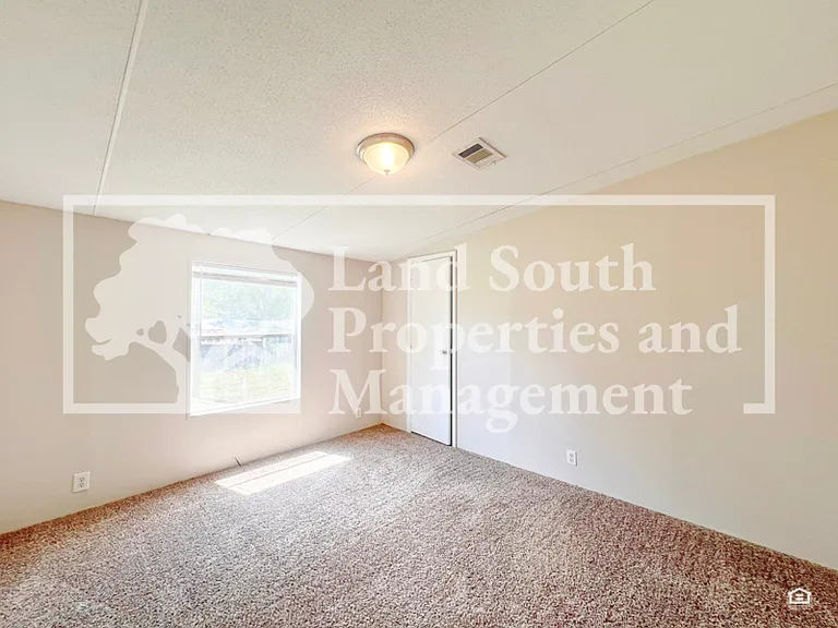 3230 J And J Manor Rd — Photo 9