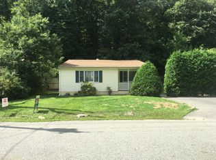 65 Reidy Pl, Hewitt, NJ 07421