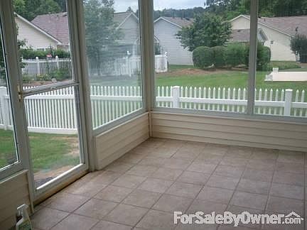 4th image of 450 Falling Leaf Ct