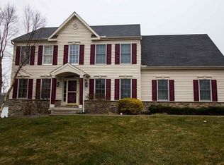 25 Angela Ln, York, PA 17402