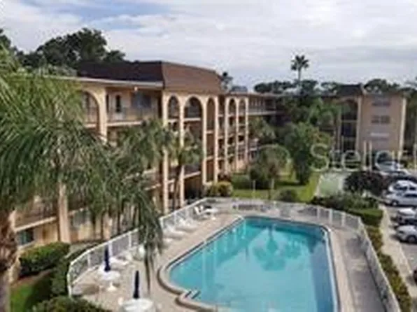 2525 W Bay Dr, Belleair Bluffs, FL