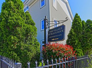 3250 Fairfield Ave APT 302, Bridgeport, CT 06605