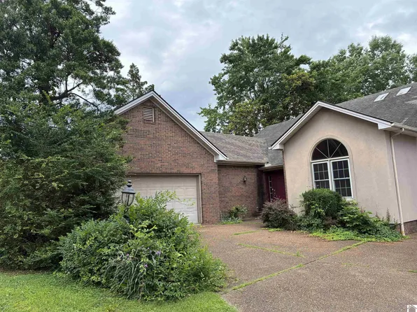 216 Lake Pointe Dr, Paducah, KY 42003