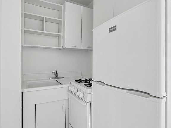 4th image of 1707 2nd Ave APT 17
