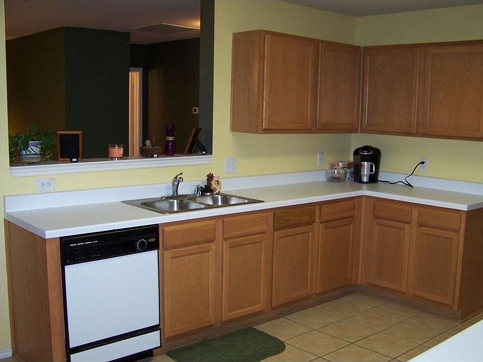 1st image of 2902 Lake Vista Dr