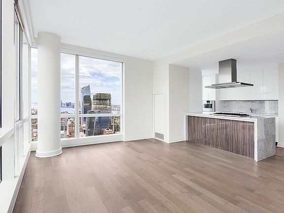 4th image of 460 W 42nd St APT 58C