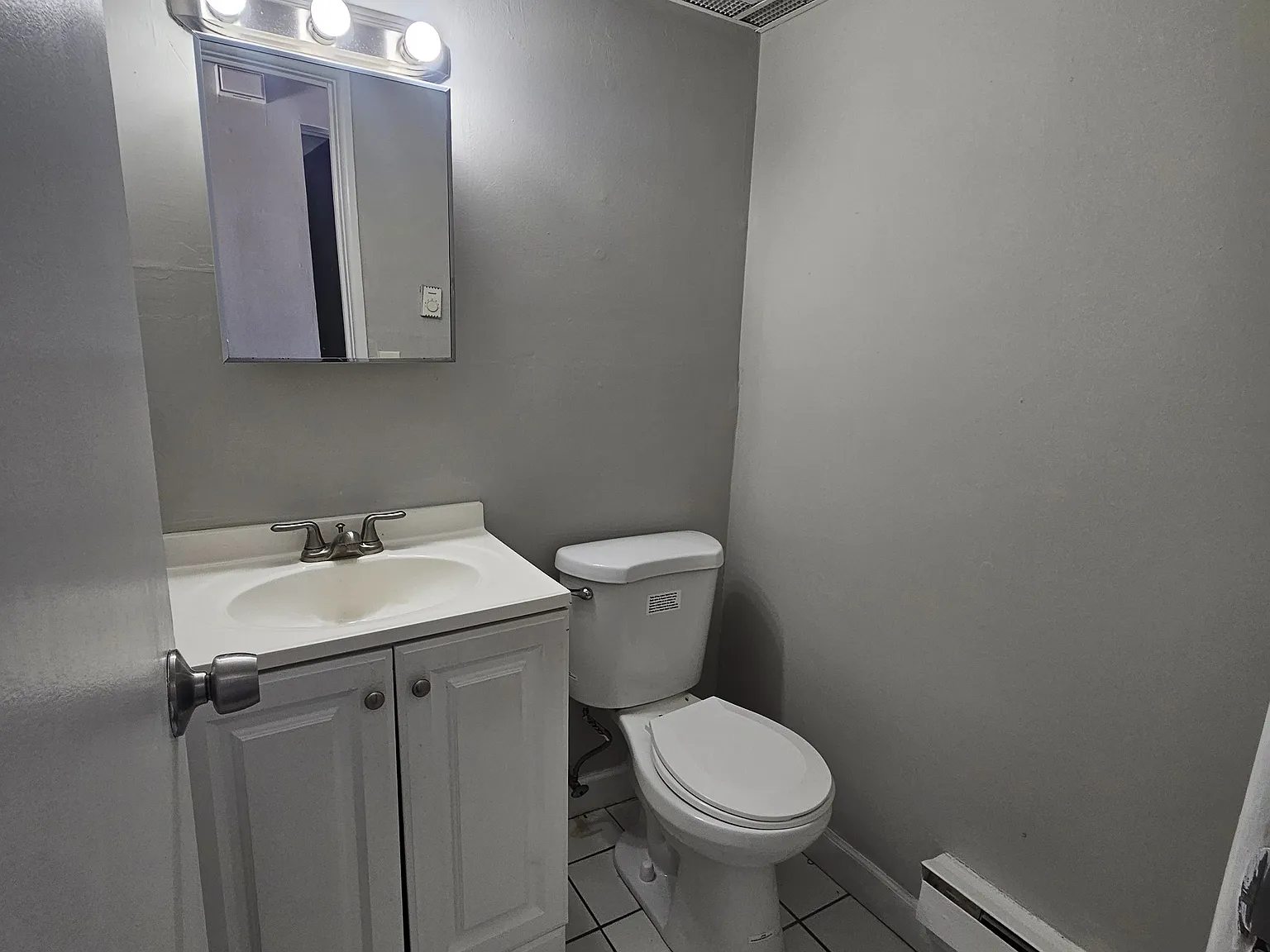 3 bed, 1.5 bath, $1,700 — Photo 2