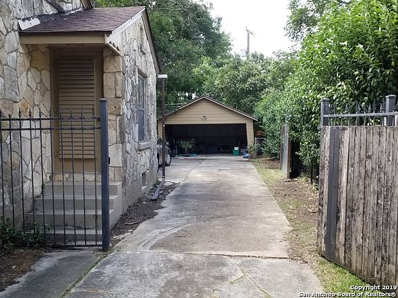 5th image of 327 Thomas Jefferson Dr
