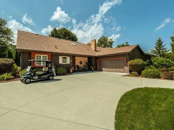 1825 Country Club Rd, Stoughton, WI 53589