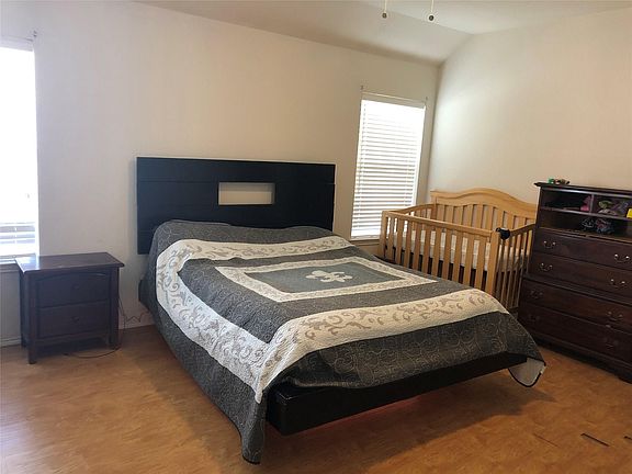 4th image of 2509 Brook Dr