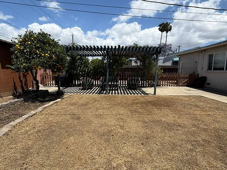 1243 Electric St — Photo 18