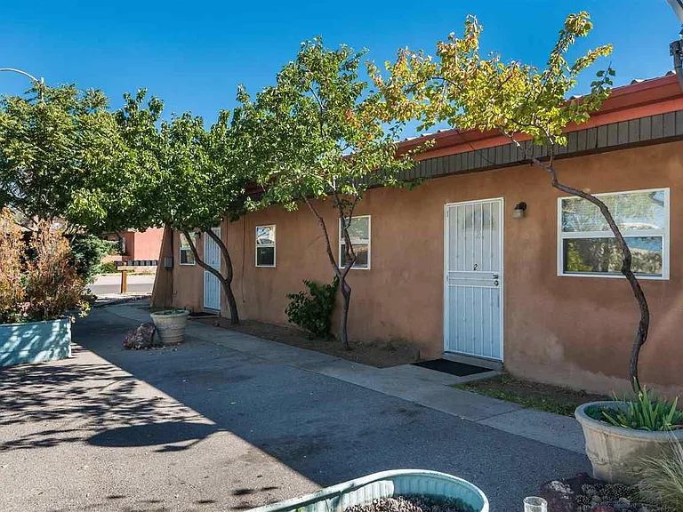 812 Calle Saragosa #2 — Photo 4