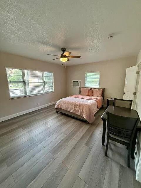 Studio, 1.0 bath, 480 sqft, $1,900 — Photo 1