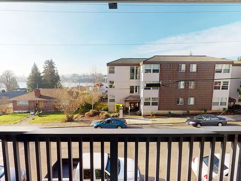 1010 Perry Ave #203 — Photo 8