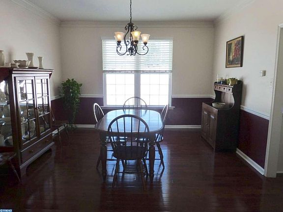 4th image of 235 Montpelier Dr