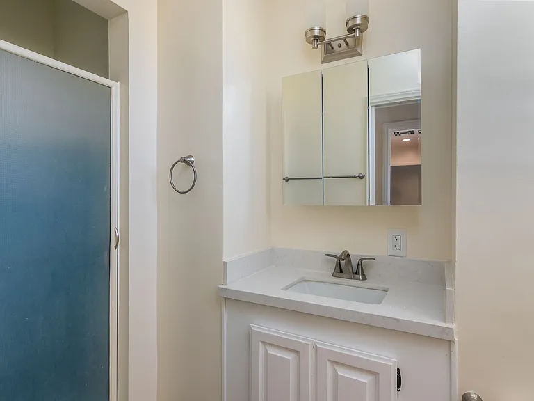 22436 Avenue San Luis — Photo 18