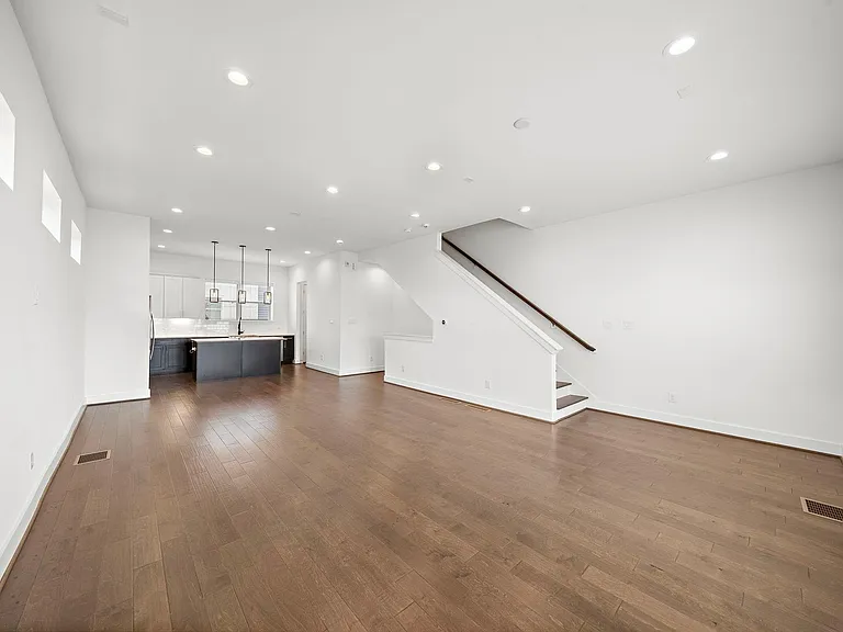 2603 Hutchins St — Photo 13