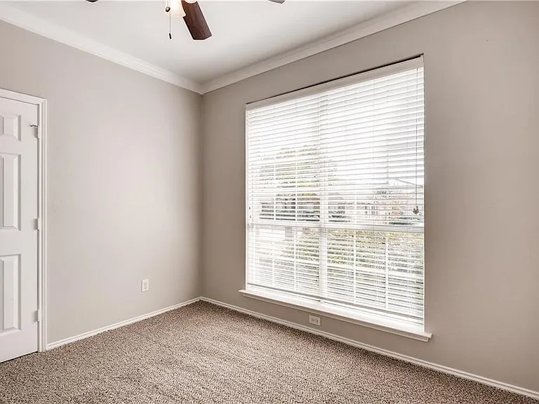 2425 Ravenhurst Dr — Photo 11